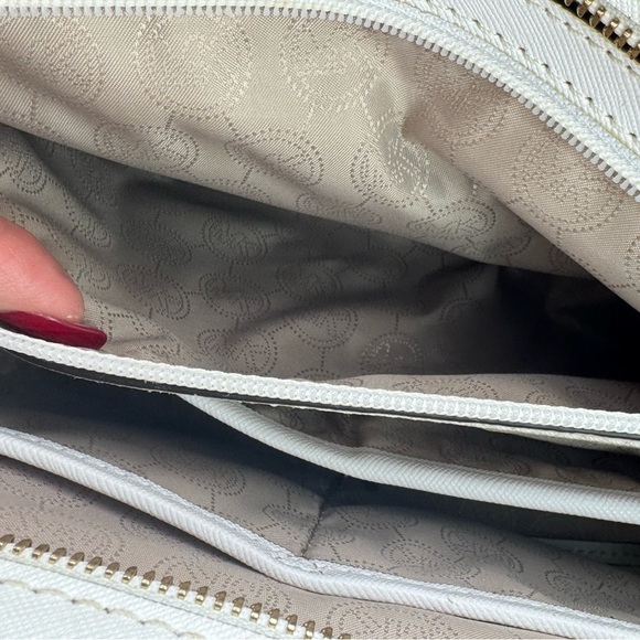 Michael by Michael kors Selma Optic White
Leather Satchel 2 Way Bag + Dust Bag - Picture 7 of 17